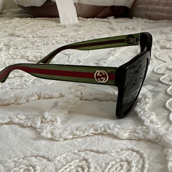 Authentic Gucci Black Sunglasses with Green and Red Accents - Picture 1 of 9